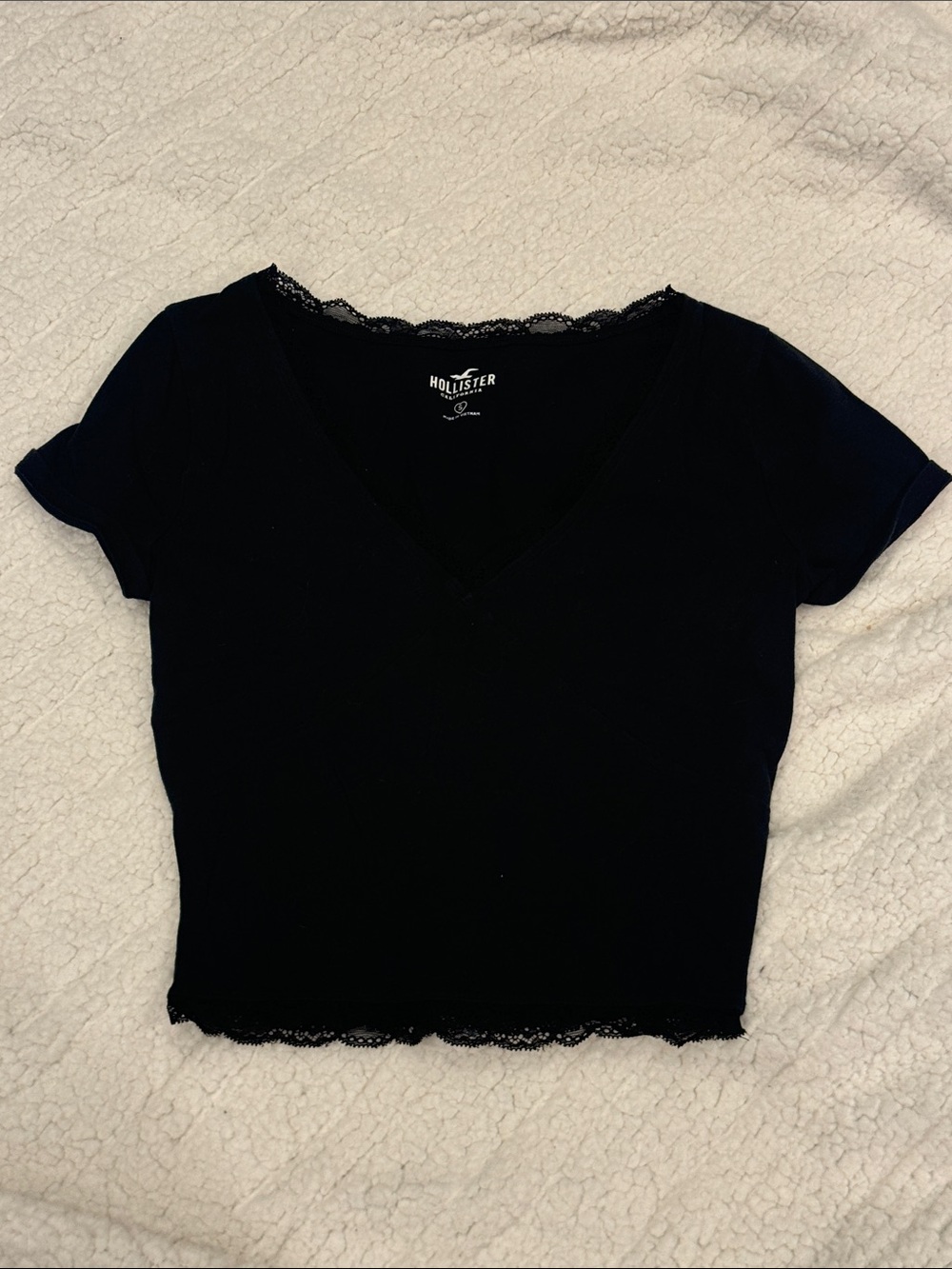 Hollister Women's Black V-Neck Lace Tee Crop Length Size Small Baby Doll Tee